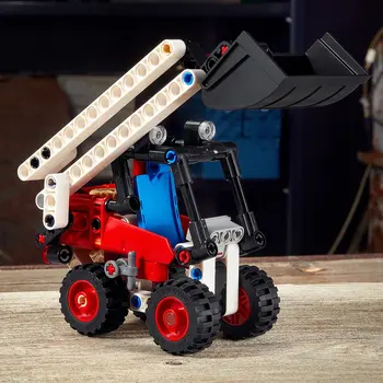 Dizajnérom Lego Technic kolesa loader 42116