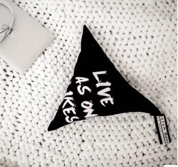 Kreatívne trojuholníkové obliečky na vankúš Čierna biela šedá trow vankúš dekoratívne bavlna plátno vankúš objať vankúš