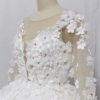 Arabské Dizajn Svadobné Šaty O Krk Appliqued Korálkové Korálkové Zlaté 3D Kvety Sexy Späť Dlhý Rukáv Svadobné Šaty