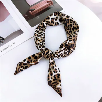 Dámske módne šatku námestie 70 malé šatky neckerchief luxusné imitácia hodvábu krásne leopard tlač dizajn golier scarfs