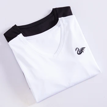 KEQI veľká veľkosť blusas feminina jar, jeseň, jar štýl 2019 voľné čierna biela roztomilé sladké Swan Sequin T-Shirts žena 8892-1