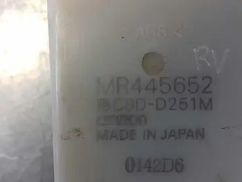 MR445652 / /3113888/ľavého zdvihnúť gombík Mitsubishi MONTERO (V60/V70) 3.2 DID GLS (5-PTA.) | 10.01 - 12
