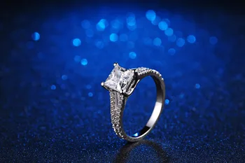 2CT Veľkoobchod Luxusný Prsteň SONA Simulovať Princezná Diamantový Prsteň Zásnubný pre Ženy Mincový Striebro Šperky 18K Bielym Zlatom