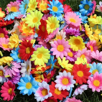 50PCs Mini Daisy Hodváb Umelé Kvety DIY Slávnostné Svadobné Party Domáce Dekorácie, Dekoratívne Kvetinové Scrapbooking 4cm