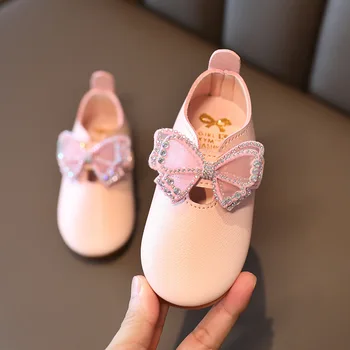 Dievčenské kožené topánky 2020 nové módne detské oblečenie na jeseň bowknot drahokamu princezná topánky detí ploché topánky