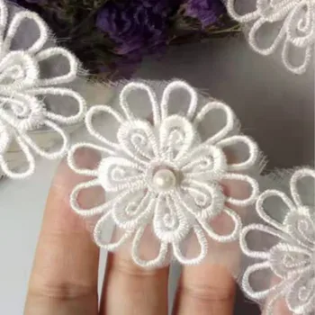 1 yard Biela Rozpustné 3D Pearl Flower Kvetinový Vyšívané Čipky Výbava Nášivka Textílie, Čipky, Stuhy Šitie Plavidlá Pre Klobúk Dekorácie