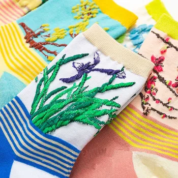 12 Farba Zábavné Vyšívanie Vysoko Kvalitné Národnej Vietor Nového Produktu Trend Ženy Bežné Ponožky Osobnosti Zverokruhu Kvet Bavlnené Ponožky