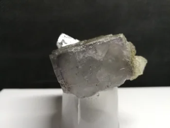 101.0 gNatural fluorite minerálne sklo, krištáľovo klastra quartz minerálne jedinca, kremeň.