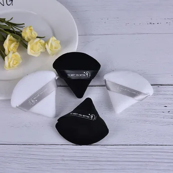2ks/set (Čierne A Biele ) Trojuholník Velvet Prášok Kozmetické Pusinky Mini make-up Lístkového Hubky tvoria Nástroje