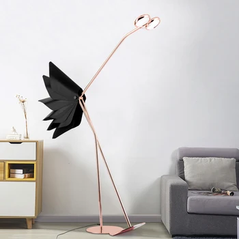 Nordic spálňa poschodí svetlo post moderné tvorivé osobnosti pštrosie showroom obývacia izba podlaha lampa