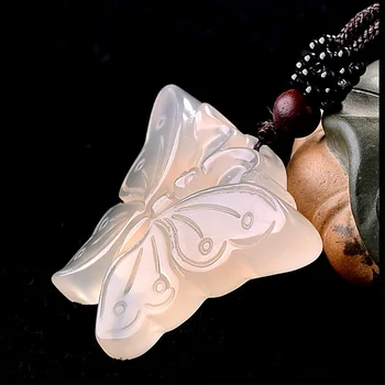 Prírodné Chalcedony Prívesok Motýľ Náhrdelník Drop Shipping Ručne vyrezávané Šťastie, Amulet Jade Náhrdelník Pre Mužov A Ženy