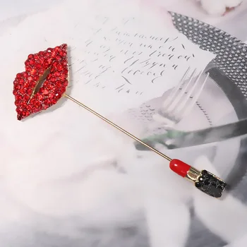 2019 Trendy Červené Pery Brošňa Kolíky Crystal Rúž Corsages Šatku Klipy Brošňa pre Ženy Vyhovovali Príslušenstvo Šperky Creative