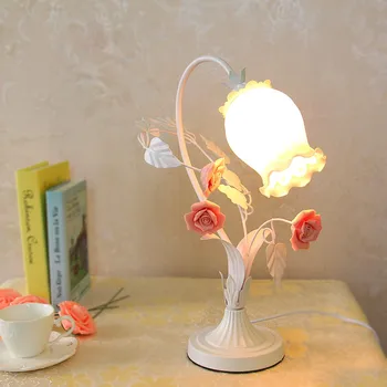 Pastorálna štýl kórejský kovaného železa stolná lampa svetlo ružové ruže kvet, spálne, jedáleň lampa