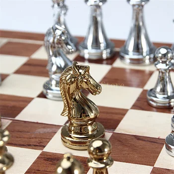 Stredoveké Šach S Vysokou Kvalitou Šachovnici Zlato, Striebro Šachové Figúrky Magnetické Stolová Hra Šach Obrázok