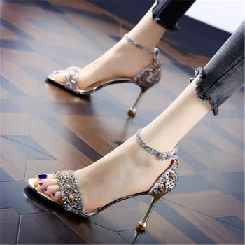 V lete roku 2020 denne otvorenou špičkou luxusné nit drahokamu sandále farby zodpovedajúce stiletto princezná vysoké podpätky