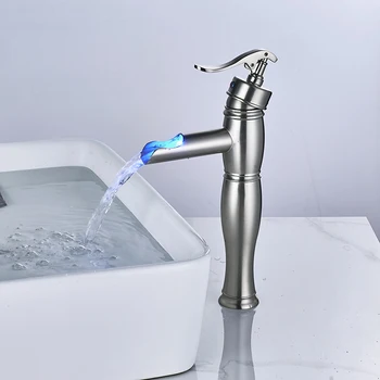 LED Kúpeľňa Povodí Kohútik Brúsený Nikel Umývadlo Mixér Ťuknite na položku Bez Krytu