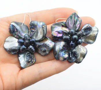 Jeden pár sladkovodné perly a shell kvet black /white/blue/green/brown náušnice 40-50mm veľkoobchod korálky prírody FPPJ