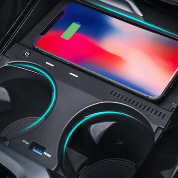 Auto 10W QI Bezdrôtovú Nabíjačku Nabíjaciu podložku Bezdrôtových Mobilných Nabíjačky, Príslušenstvo pre BMW X3 X4 G01 G02 2018-2020