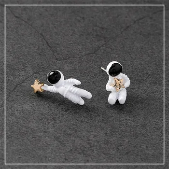 2019 cartoon spaceman stud náušnice jednoduché astronaut star náušnice pre ženy, dievčatá módne šperky, darčeky, doplnky prívesky