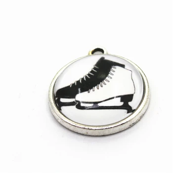 Nové Dorazí 10pcs korčuľovanie topánky visieť zobrazili kľúčové tlačidlá pre náramky, náhrdelník šperky príslušenstvo sklenené prívesky hokej šport visí charms