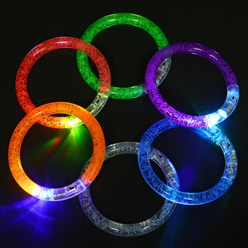 Blikajúce Akryl Svietiace Náramky Farebné Svetelné LED Náramok Svietiť Strana navrhne Vianočné Dekorácie Náhodné Farby