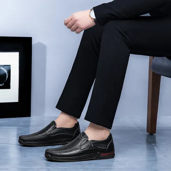 Topánky 2020 príčinné casuales Ležérne Pánske topánky sapato muž jar priedušná hot zapatillas zapatos de mens predaj hombre Teniska mužov
