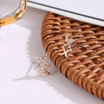 Nové Kreatívne Šperky Kórea Malé Čerstvé Módne Vyhlásenie Zlato Strieborná Farba Náušnice Double X Písmeno Stud Náušnice pre Ženy 2020