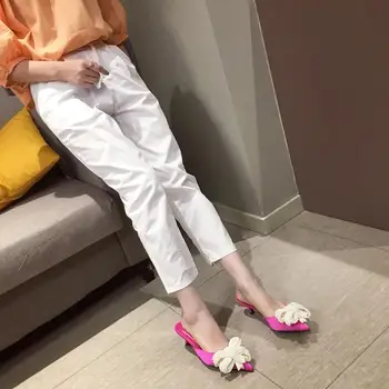 Európa a Spojené Štáty sa ukázal luk bow pol papuče žena letné šaty 2020 nové podpätky sandále Baotou