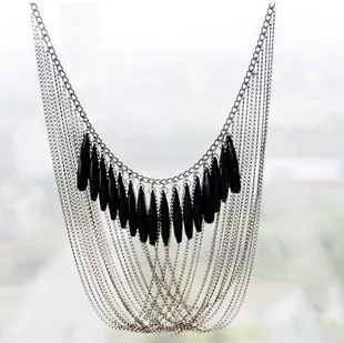 Ženy Módne Šperky Multi Vrstvy Black Strapce Luxusný Hliníkový Prívesok Vyhlásenie Očarujúce Náhrdelník Prívesky Reťazca