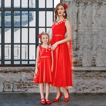 Rodič Dieťa Nosiť CB130 tvaru bez Rukávov Formálnej Strany Šaty Appliques Krepových A-Line Večerné Šaty Pre Mamu A Dcéru 2020
