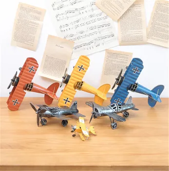 1 ks Roztomilý Home Office Vianočné Dekorácie Mini plechy Rovine Model Lietadlo Klzák Dvojplošník Aeromodelo Lietadlo Modelu Deti Hračka