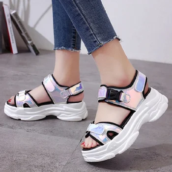 2019 lete nové dámske sandále ploché dno pracky farebné super fire móda študentov kórejský bežné topánky platformu