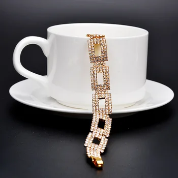 Nový Luxusný Crystal Náramky Pre Ženy, Zlatá farba Náramky & Prívesky S Kamennými Svadobné Svadobné Šperky 2018 Vintage Náramok
