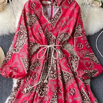 Retro vytlačené Svietidla Rukáv voľné krátke šaty červenej čipky pás V-výstrihom šaty 2020 na jar a na jeseň etnických šaty