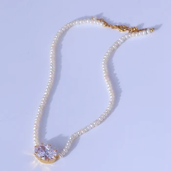 Sladké a elegantný prírodný malá perla s oválne Zirkón Náhrdelník
