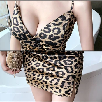 Letné sexy otvorte zadný dámske šaty Hlboké V-neck pohľadu kúpeľ nôh sauna oblek 2021 nové ženské split podväzkové leopard sukne