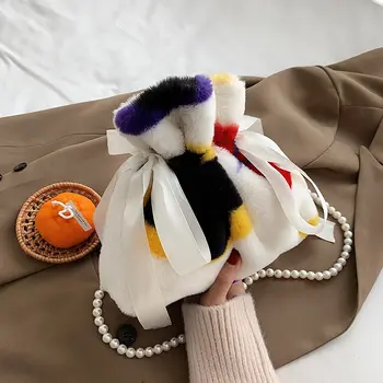 Stuhou Luku Šnúrkou Vedro vrece 2020 Zimné Nové Vysoko kvalitné Mäkké Plyšové Kontrast farieb Pearl Ramenný popruh Messenger Taška