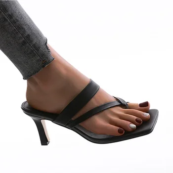 V Lete Roku 2020 Hot Ženy Papuče Vysokej Sexy Tenké Ženy Podpätky Otvorené Prst Ploché Sandále Dámske Pohodlné Vonkajšie Flip Flops Topánky