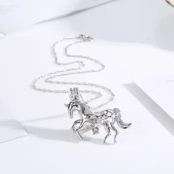 Hot Predaj Zliatiny Zvierat Náhrdelníky Muži Ženy Kôň Tvar Dutých Svetelný Prívesok Náhrdelník Svietiť v Tme 2020 Príslušenstvo Šperky