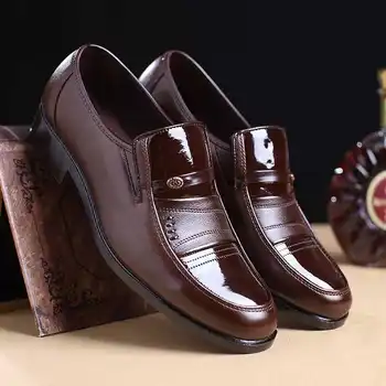 2019 pánske kožené topánky pánske členkové topánky vysokej kvality pu mužskej strany topánky zapatillas hombre módne Čierny pes Oxford topánky hj