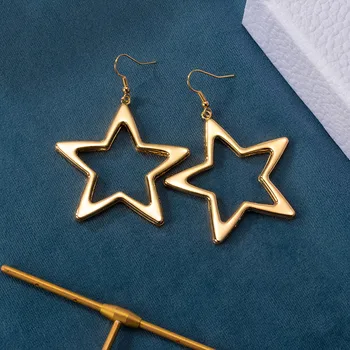 2021 Nové Malé Duté Star Drop Náušnice Pre Ženy Minimálne Roztomilý Módne Street Style Star Pentagram Zlato Visieť Náušnice Šperky
