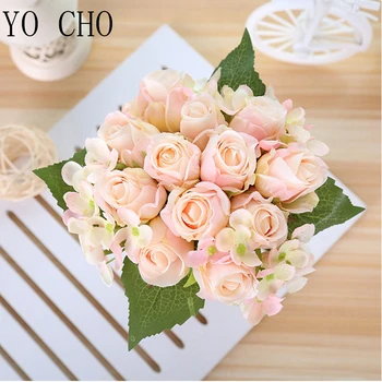 YO CHO Hot Predaj 12 Hláv Umelého Hodvábu Kvet Európskej Domova Mini Red Rose Skúmie Svadobné Ruke Drží kyticu