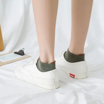 1Pair Ženy Ponožky Žena Bavlnené Ponožky Pevné Farebné Krátke Ponožky Roztomilý Študentov Dievčatá 3D Ponožky