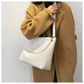 Nový Tote taška pre ženy v roku 2021 je výklenok dizajn s štýlový single-taška cez rameno s pracovníkom textúra