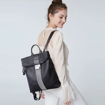 Kvalitné luxusné dámske batoh Mäkké kožené dámske ramenní taška pre Voľný čas módnej značky dizajnér veľkú kapacitu Batoh