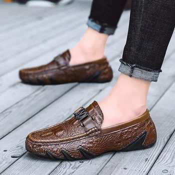 2019 nové módne pánske topánky bežné originálne kožené mokasíny muž klasickej hnedej a čiernej farbe obuvi muž priedušná jazdy topánky pre mužov